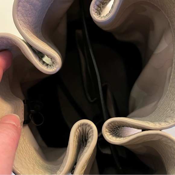 DAGNE DOVER Ava Leather Bone Onyx Bucket Bag w/ Camo lining - Picture 9 of 10